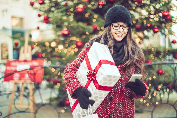 Heartwarming Christmas Text Messages for Business (+Free Templates)